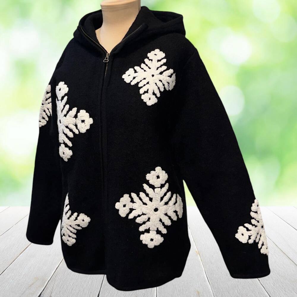 Vtg LISA INTERNATIONAL Boiled Wool Hooded Jacket Embroidered Snowflakes Black M